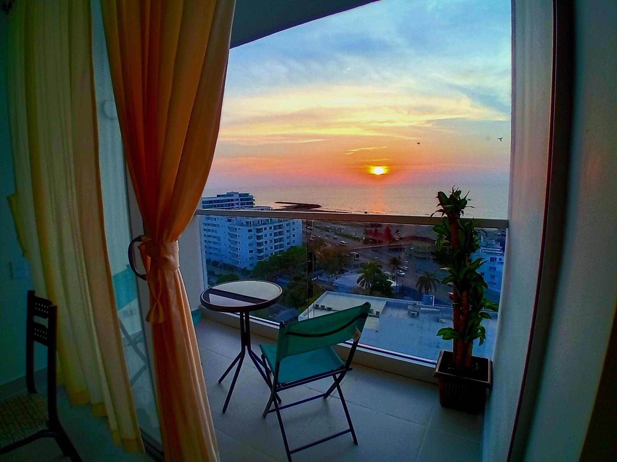 Exclusivo En Cielo Mar-playa Americas, Con Maravillosas Vistas Del Atardecer De